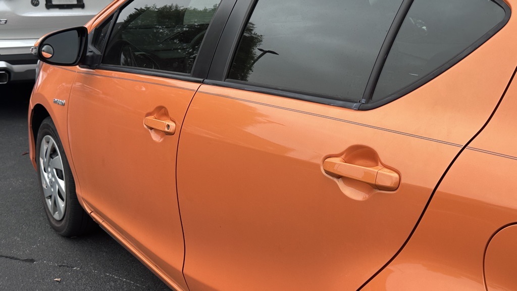 2015 Toyota Prius C Two photo 7