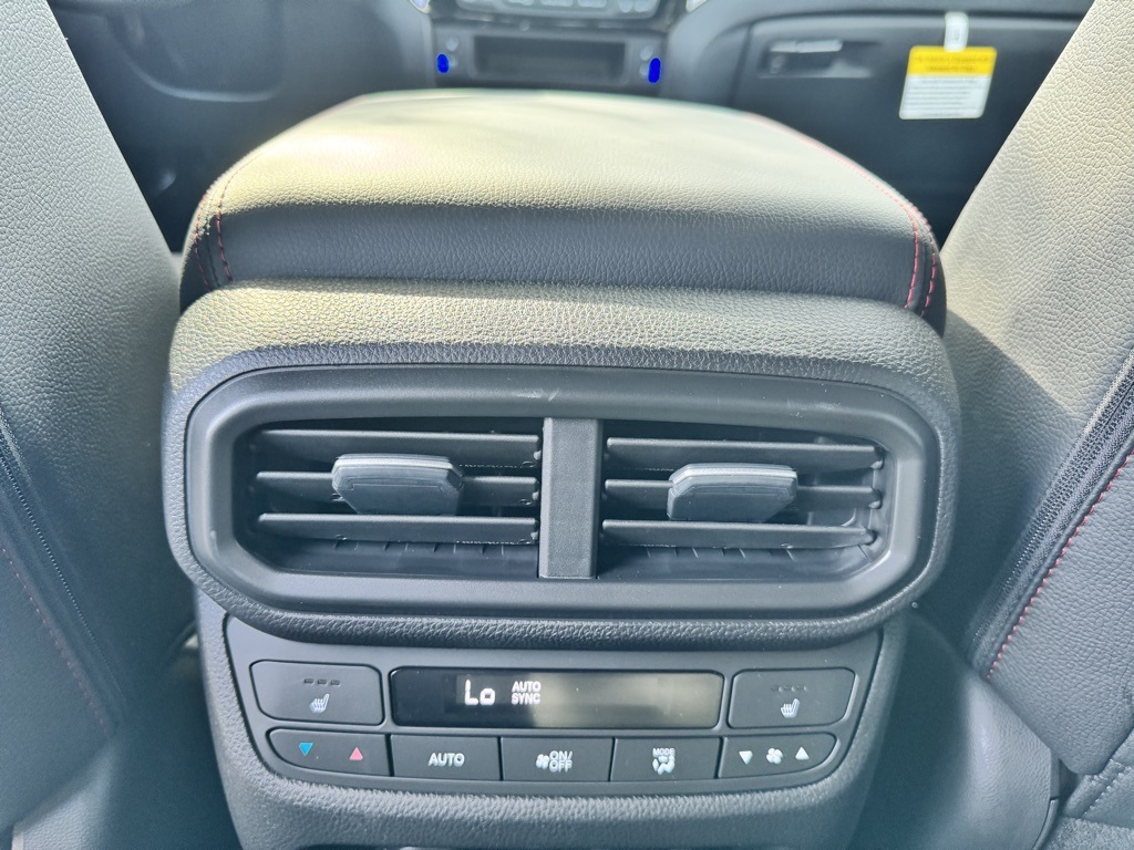 2025 Honda Ridgeline Black Edition photo 8
