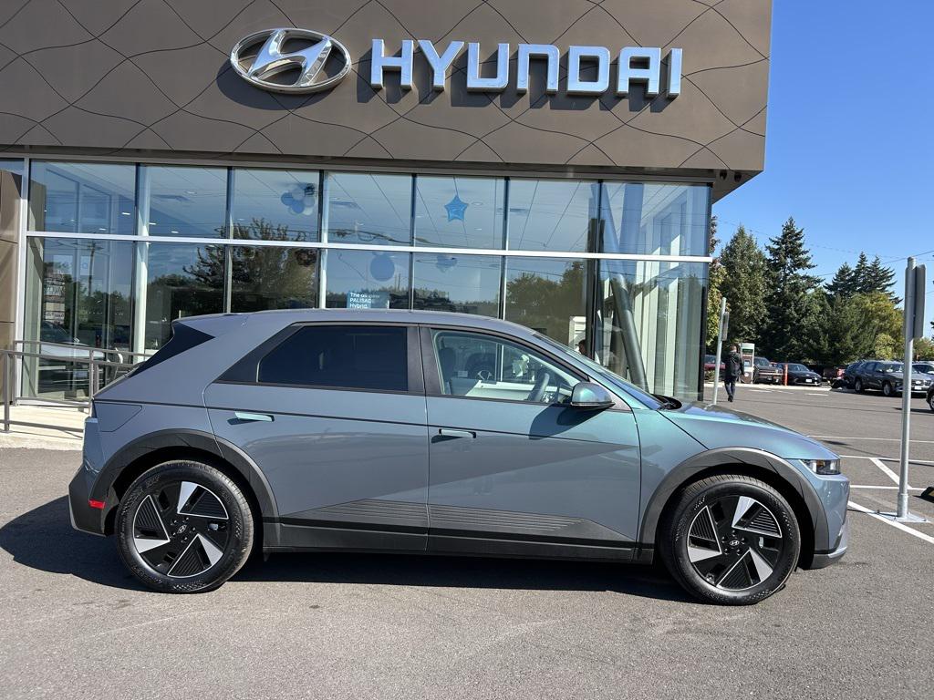 2025 Hyundai Ioniq 5 SE photo 5