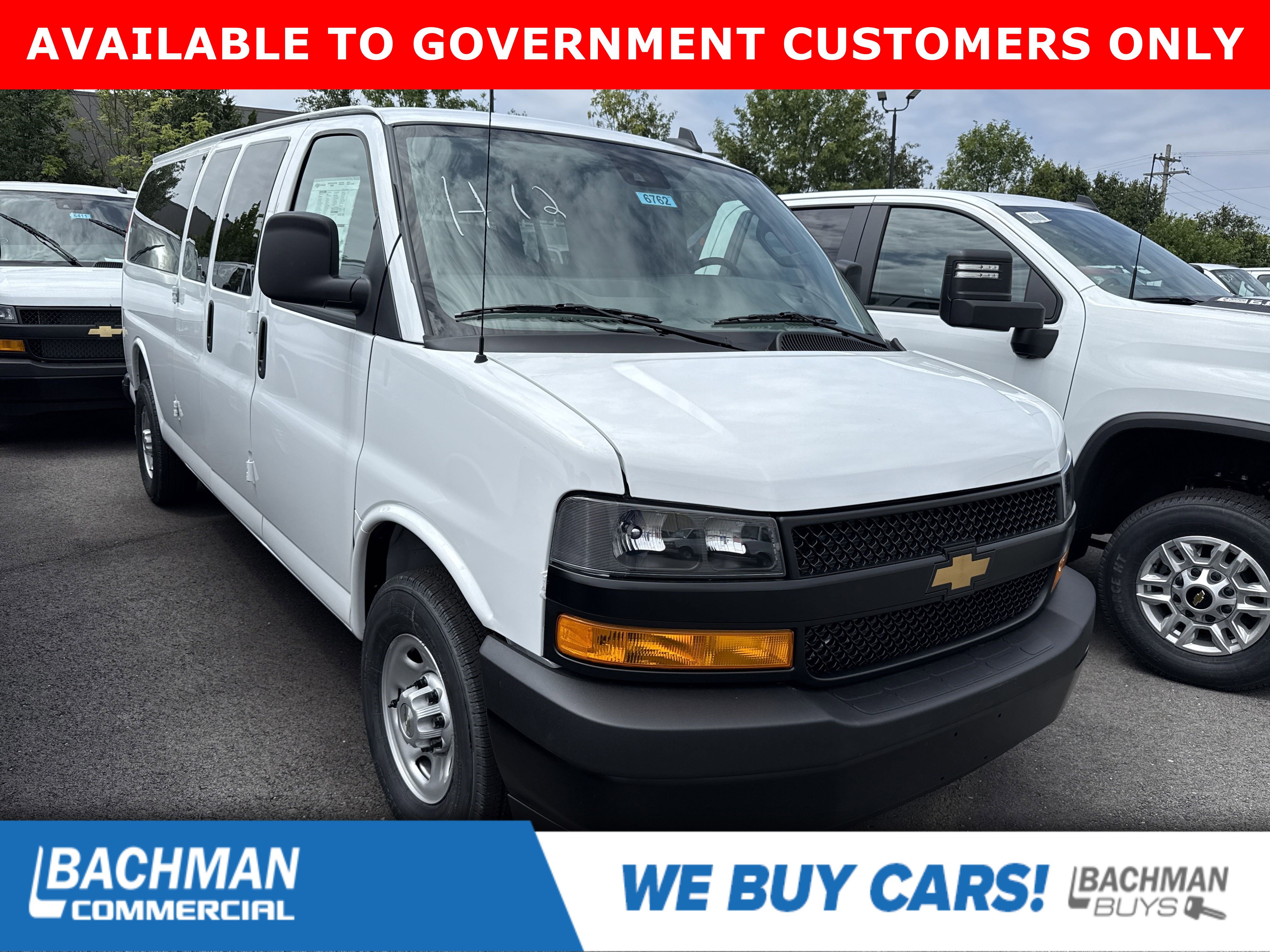 2025 Chevrolet Express Passenger LS's photo
