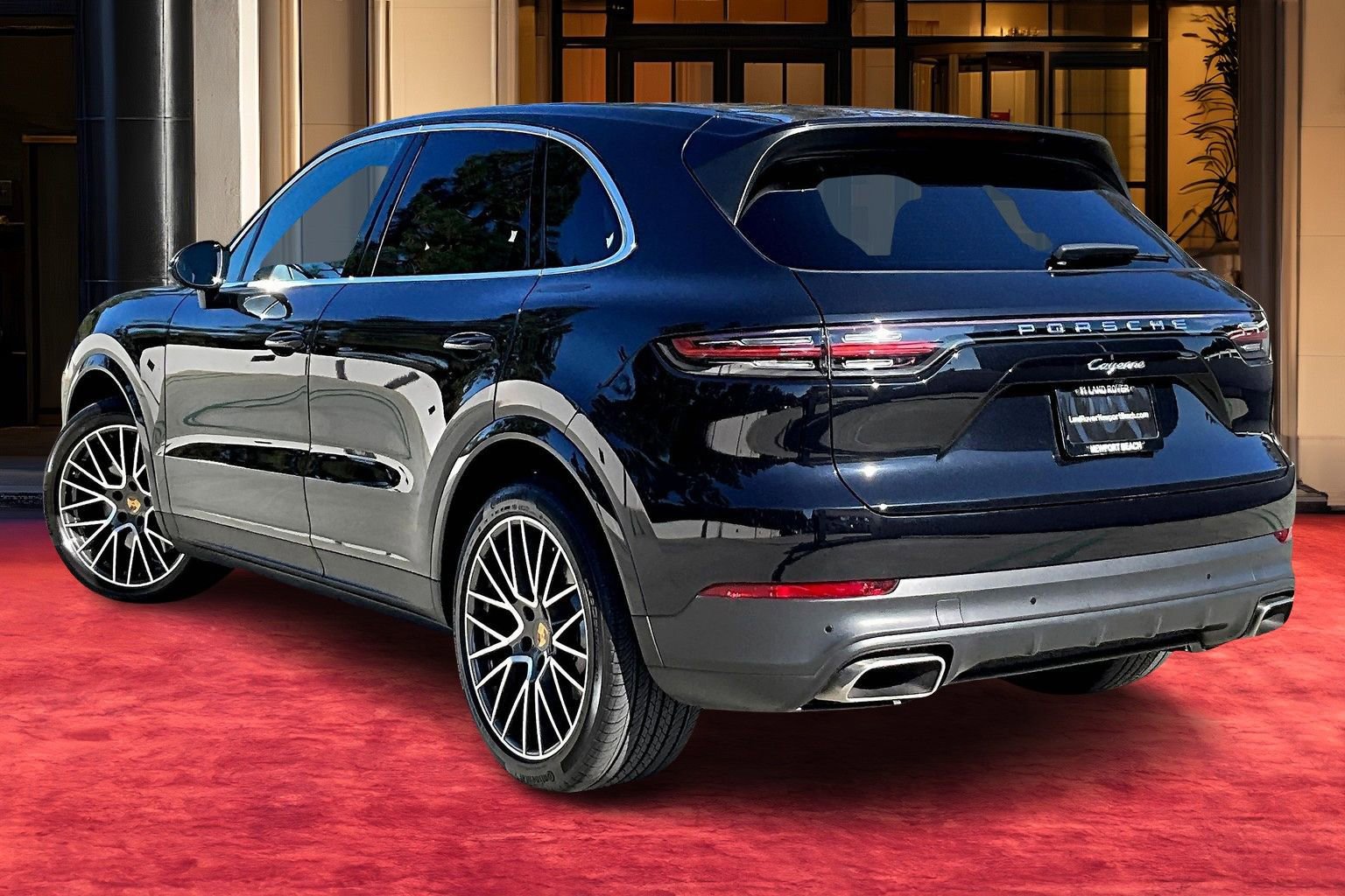 2022 Porsche Cayenne Platinum Edition photo 9