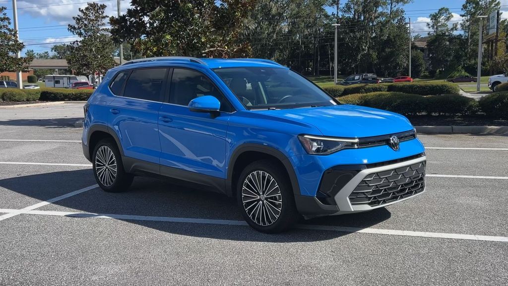 2025 Volkswagen Taos SE photo 2