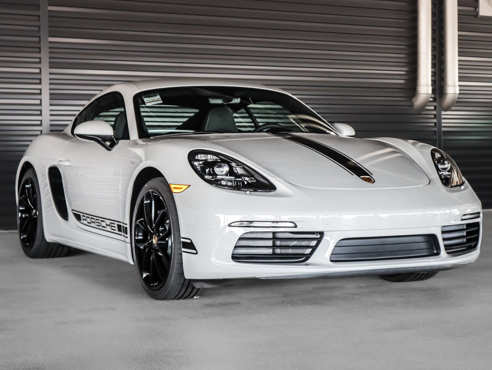 2025 Porsche Cayman photo 6