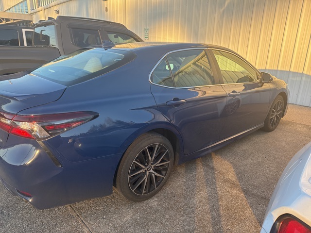 2024 Toyota Camry SE photo 2