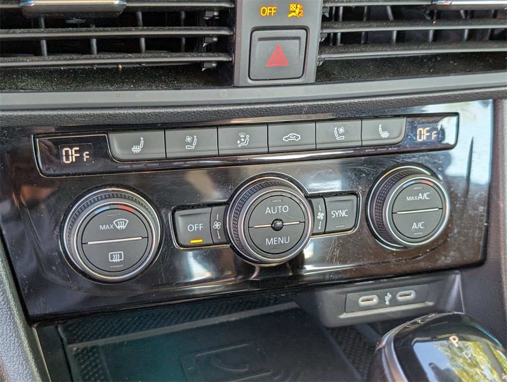 2023 Volkswagen Jetta 1.5T SEL photo 29