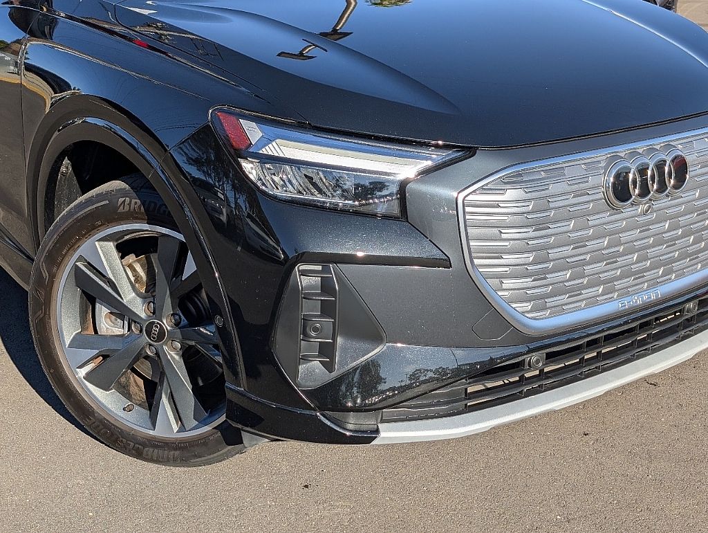 2022 Audi Q4 E-tron 40 Premium Plus photo 3