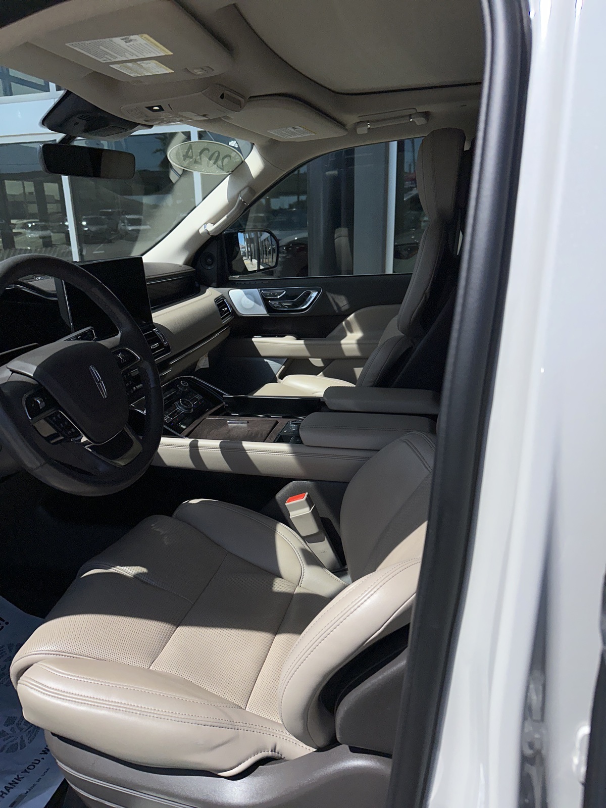 2024 Lincoln Navigator Reserve photo 3
