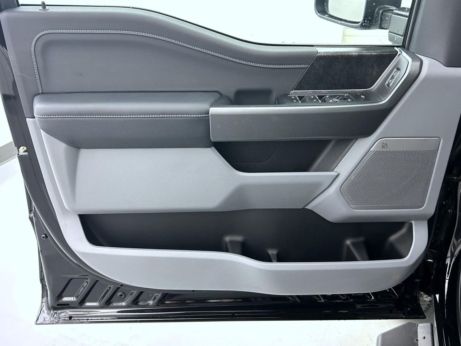 2026 Ford F-250 photo 9