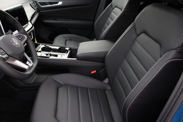 2025 Volkswagen Atlas Cross Sport SEL R-Line photo 5