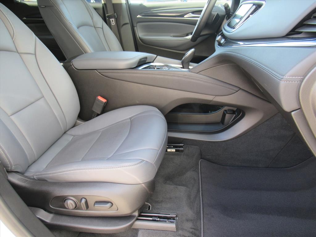 2018 Buick Enclave Essence photo 9