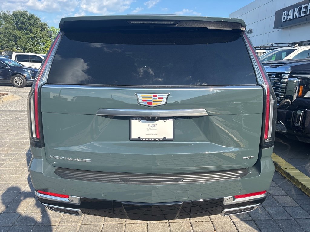 2025 Cadillac Escalade Premium Luxury photo 3