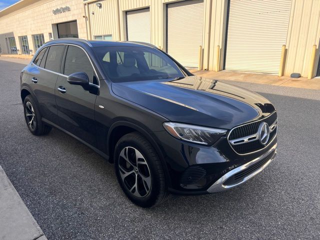 2025 Mercedes Benz GLC 350e 4MATIC photo 3