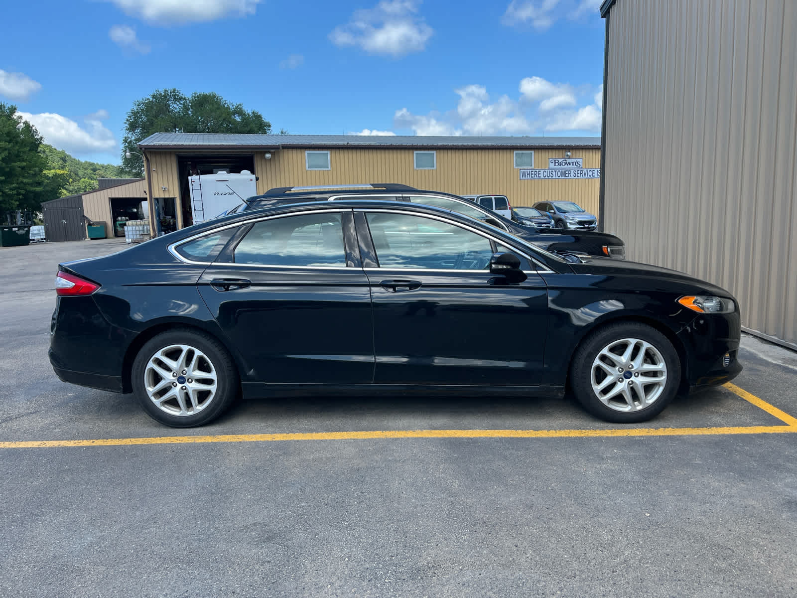2016 Ford Fusion SE photo 2