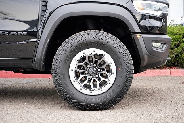 New 2026 Diamond Black Crystal Pearl-Coat Exterior Paint RAM RHO image 8