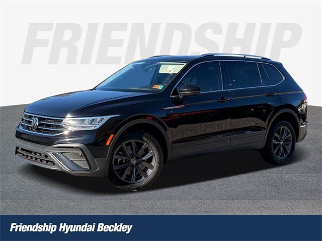 2022 Volkswagen Tiguan SE's photo