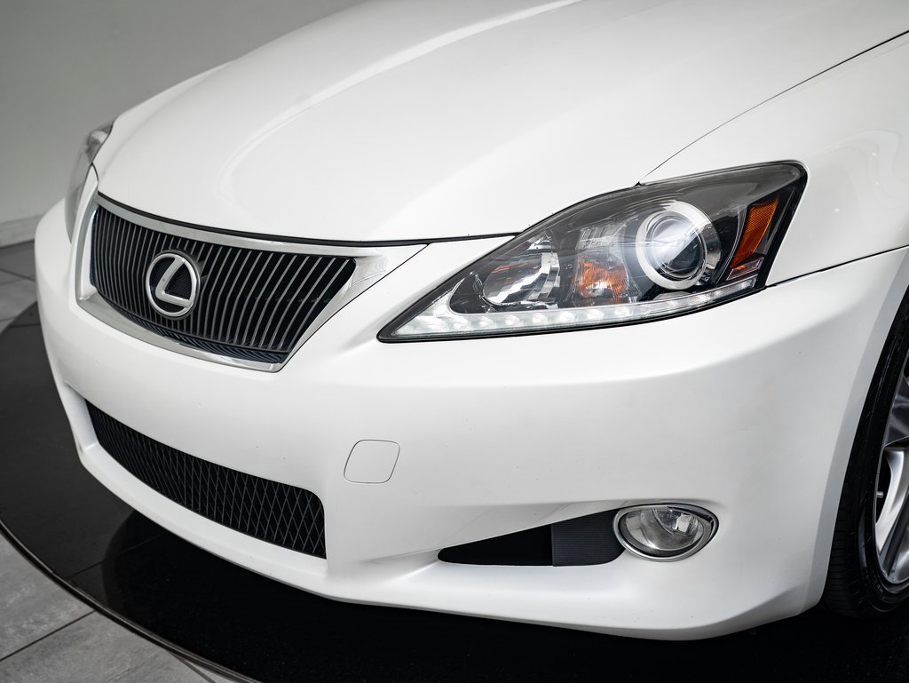 2014 Lexus IS 250 photo 3