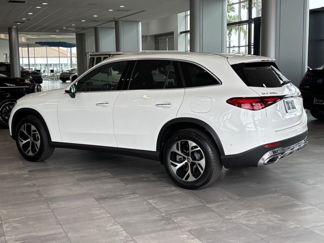 2026 Mercedes Benz GLC 350e 4MATIC photo 4