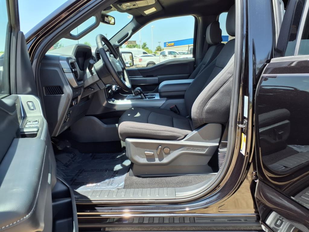 2025 Ford F-150 XLT photo 14