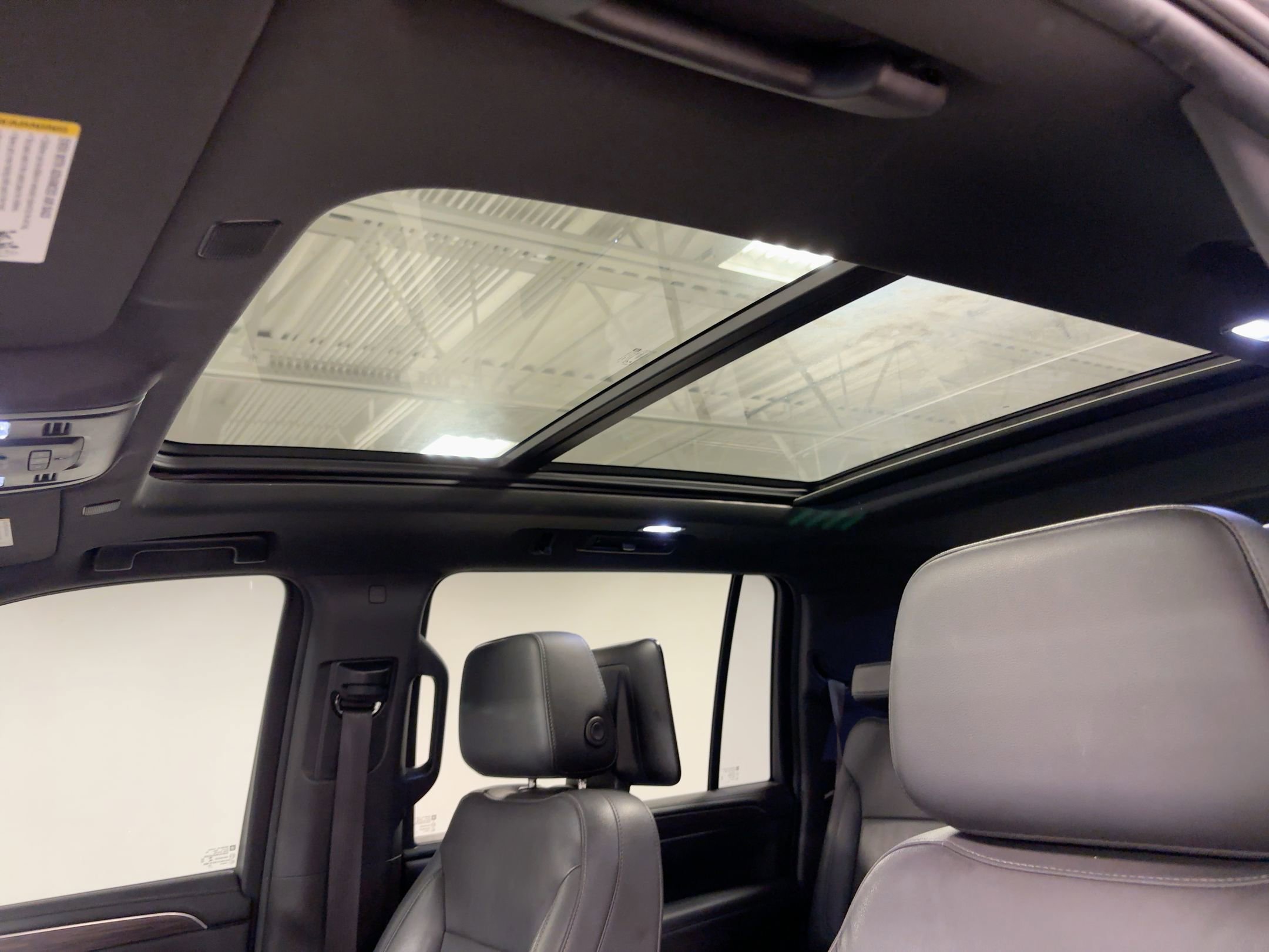 2021 Chevrolet Suburban Z71 photo 12