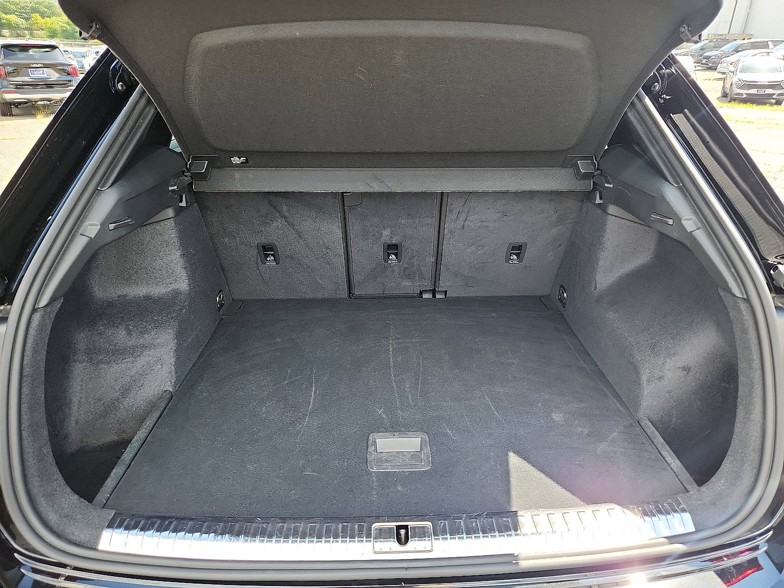 2025 Audi Q3 45 TFSI S line Premium photo 26