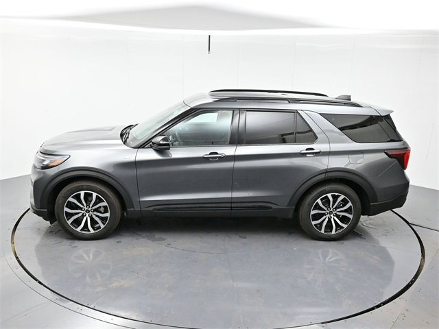2025 Ford Explorer ST-Line photo 38