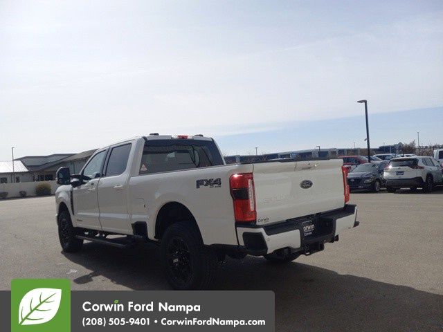 2025 Ford F-350 Lariat photo 4