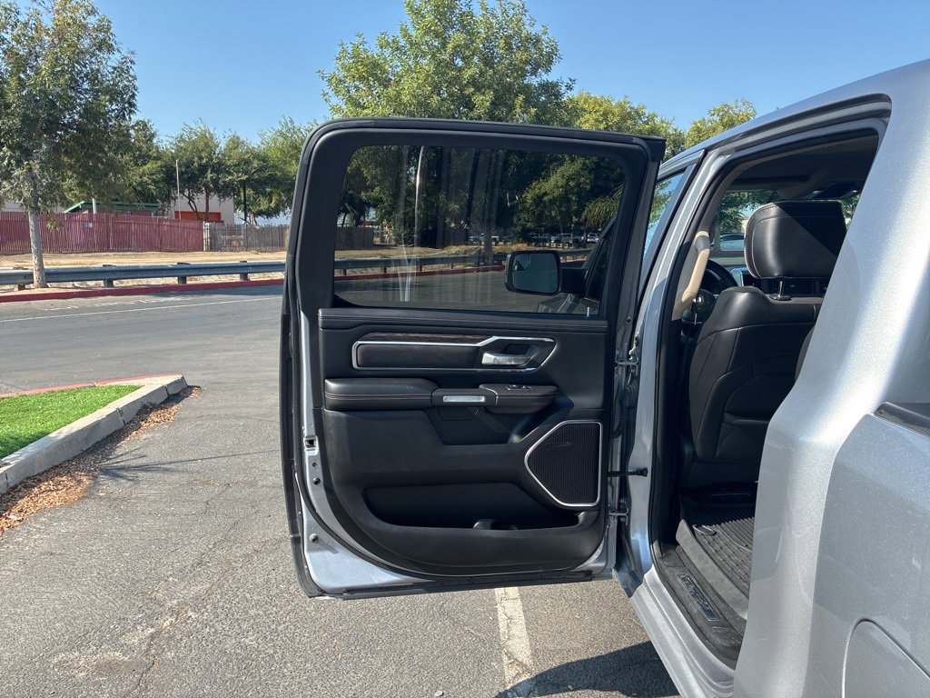 2019 Ram 1500 Laramie photo 16