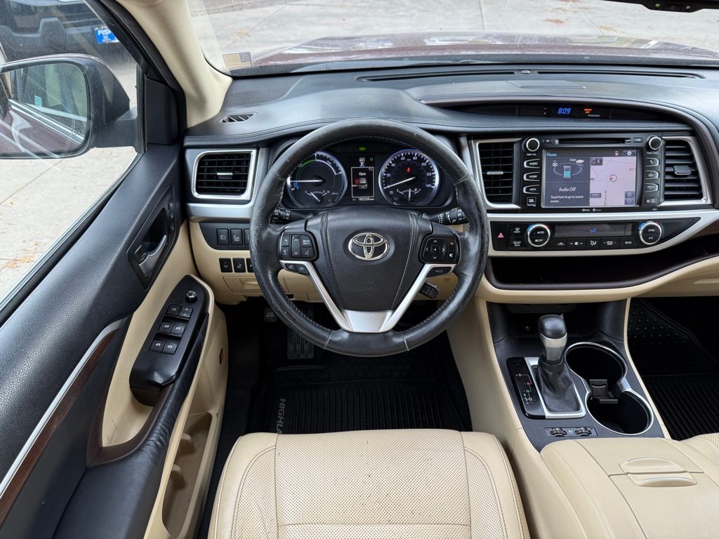 2015 Toyota Highlander Hybrid Limited Platinum photo 2