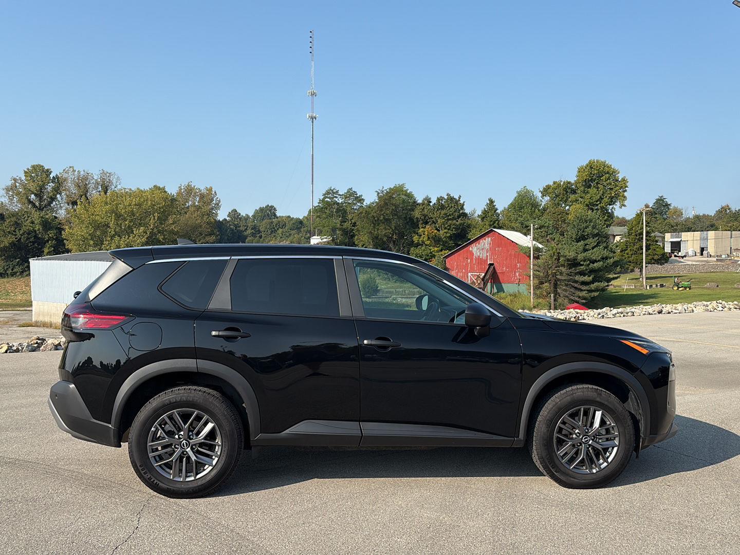 2023 Nissan Rogue S photo 3