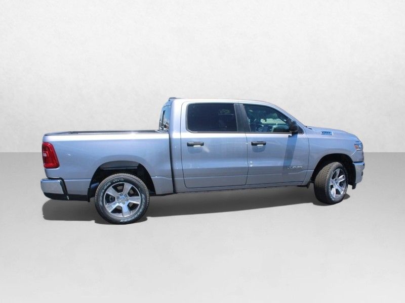 2025 Ram 1500 Tradesman photo 2