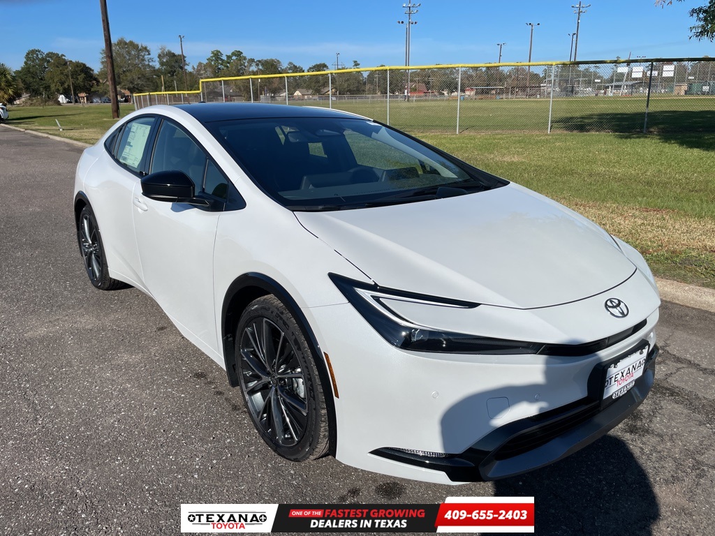 2026 Toyota Prius XLE's photo