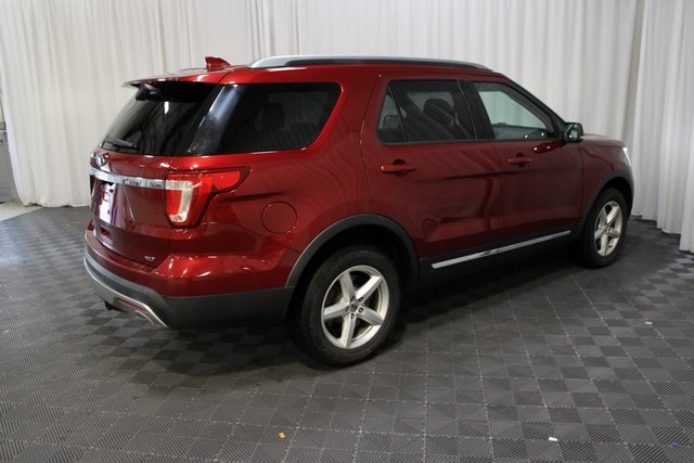 2016 Ford Explorer XLT photo 4
