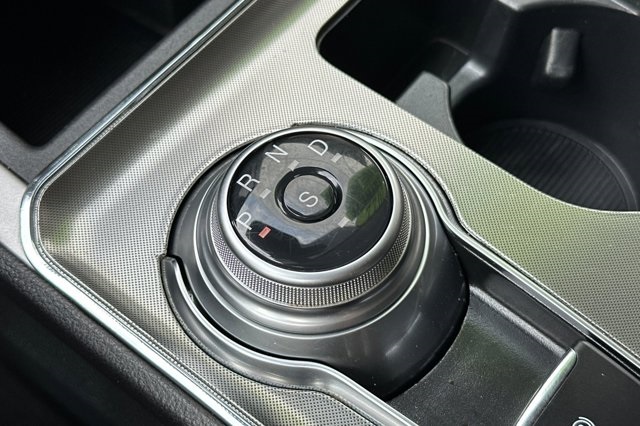 2022 Ford Edge SEL photo 21