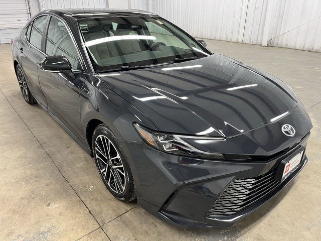 2025 Toyota Camry XLE's photo