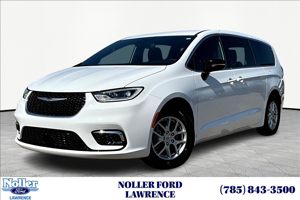 2024 Chrysler Pacifica Touring