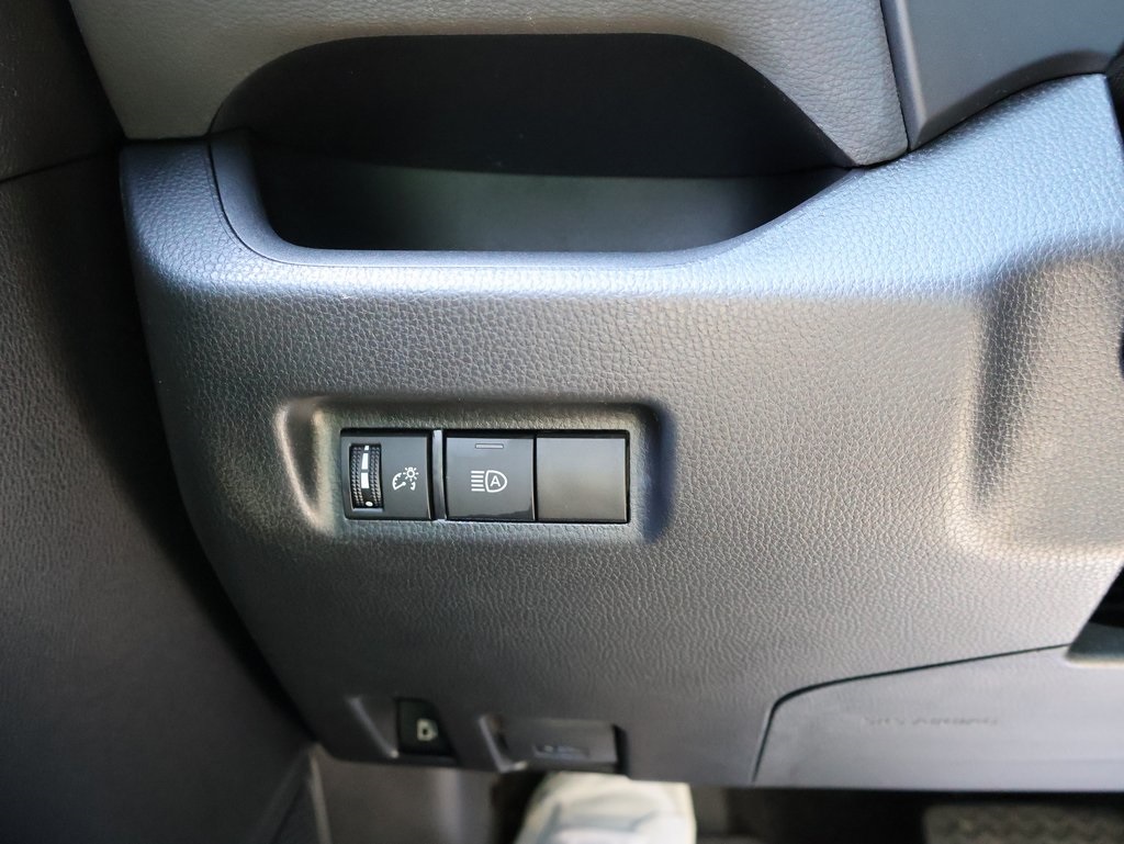 2024 Toyota RAV4 Hybrid SE photo 29