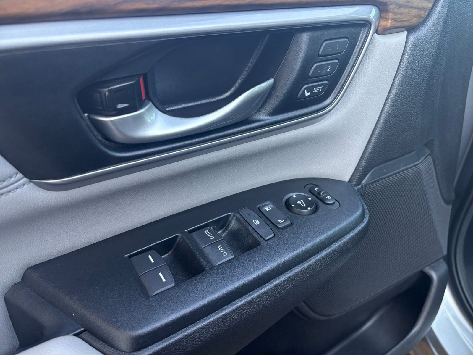 2017 Honda CR-V EX-L photo 24