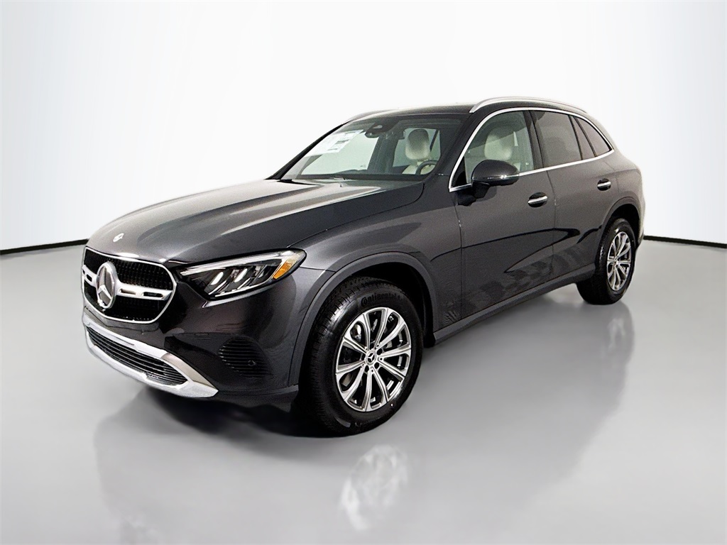 2025 Mercedes-Benz GLC Base's photo