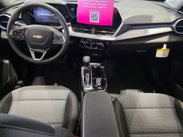 2026 Chevrolet Trax LT photo 2