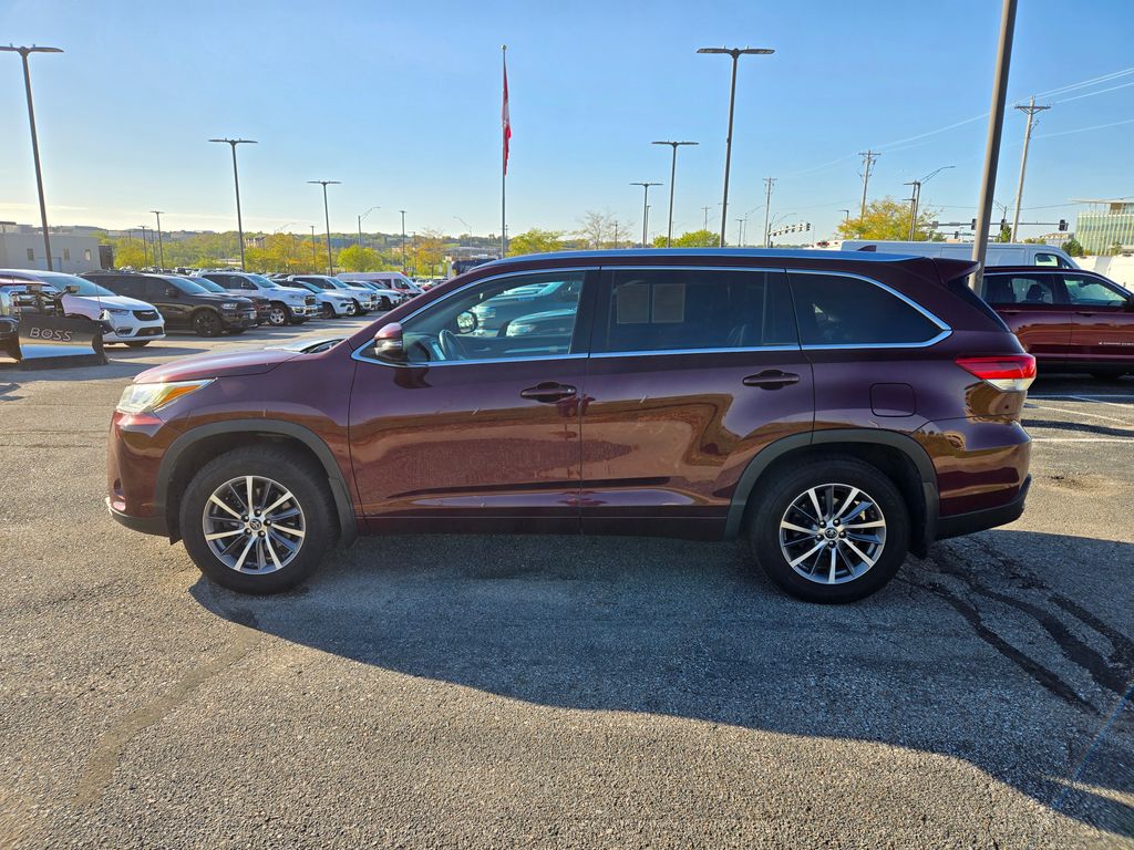 2017 Toyota Highlander SE XLE photo 6