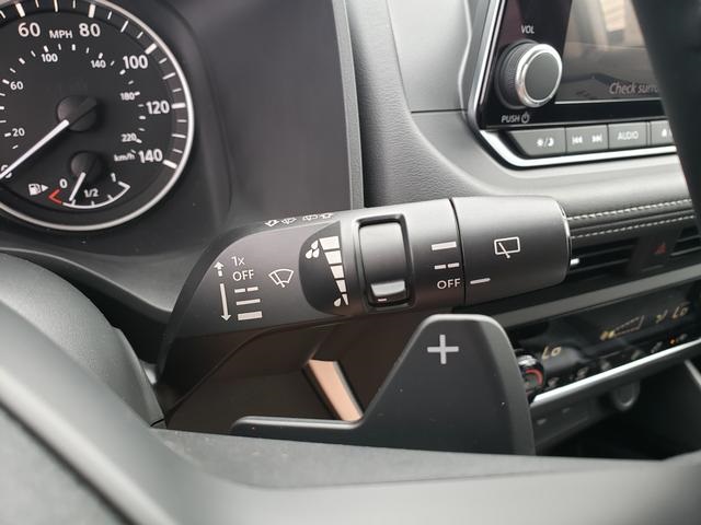 2025 Nissan Rogue SV photo 25