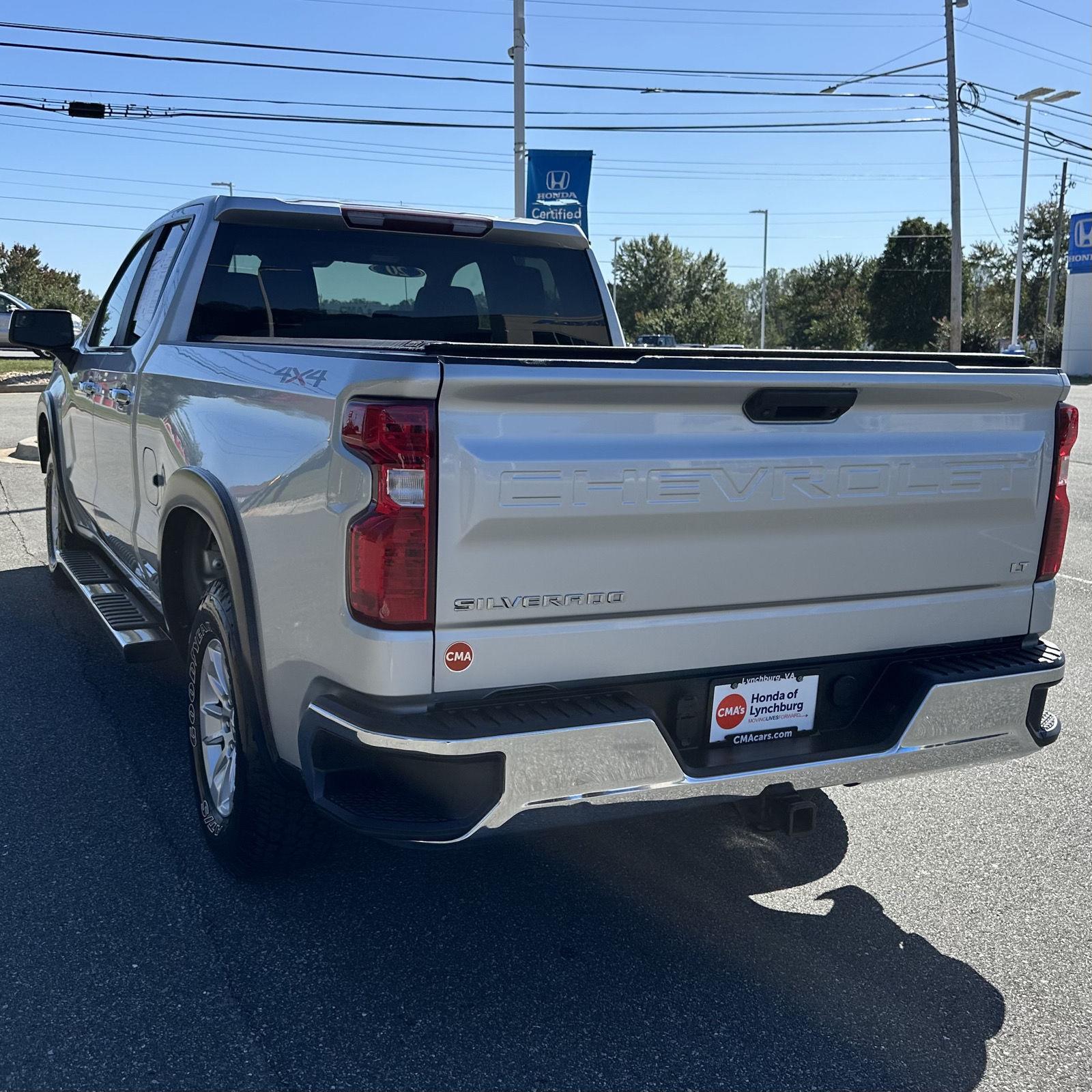 2020 Chevrolet Silverado 1500 LT photo 2