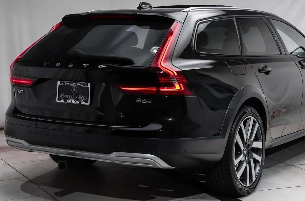 2022 Volvo V90 Cross Country B6 photo 4