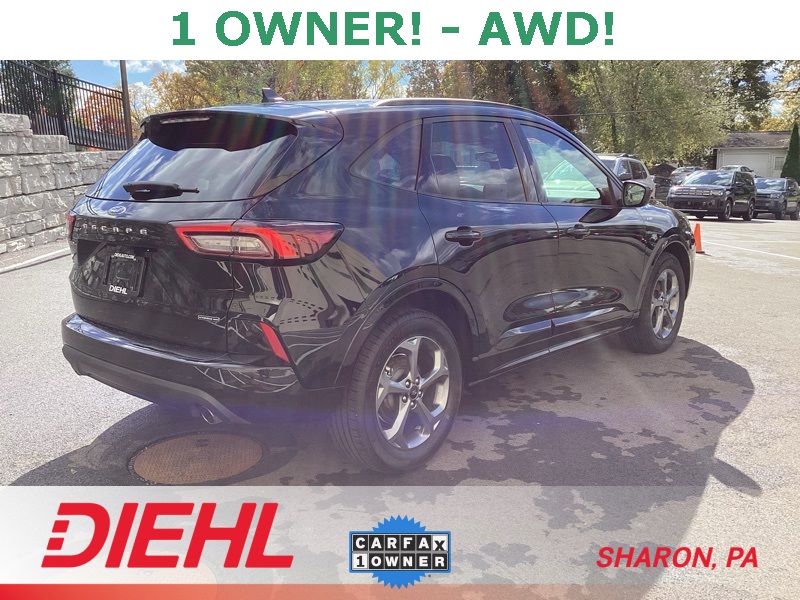 2023 Ford Escape Hybrid ST-Line Select photo 4