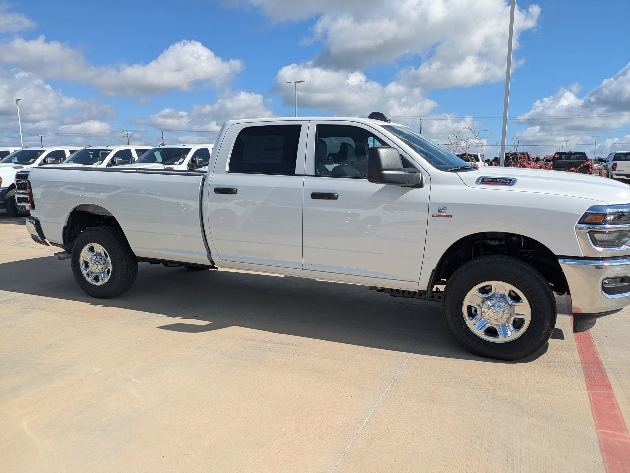 2025 Ram 2500 Tradesman photo 3