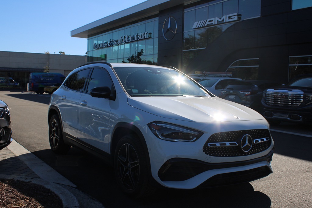 2023 Mercedes Benz GLA 250 4MATIC photo 2
