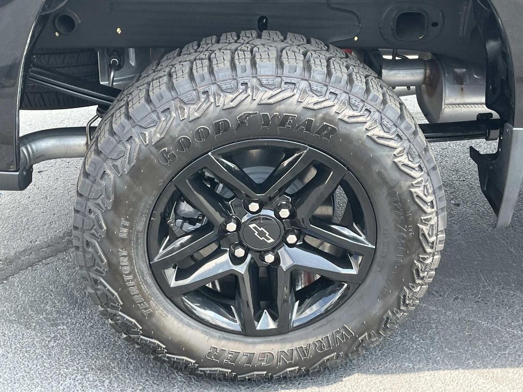 2025 Chevrolet Silverado 1500 Custom Trail Boss photo 9