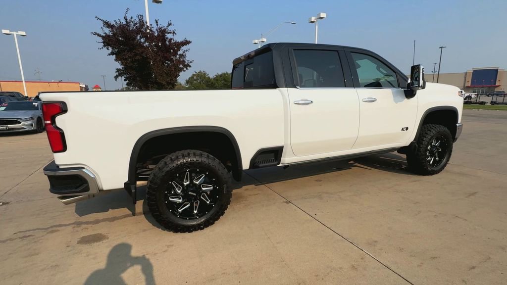 2024 Chevrolet Silverado 2500HD LTZ photo 7