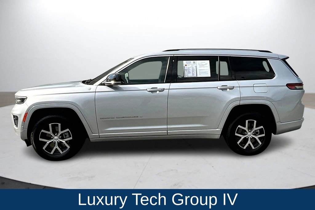 2022 Jeep Grand Cherokee Overland photo 3