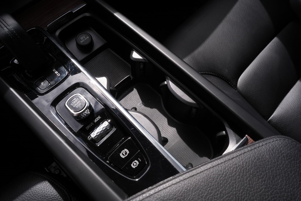 2021 Volvo XC60 Recharge Hybrid T8 Inscription Expression photo 24